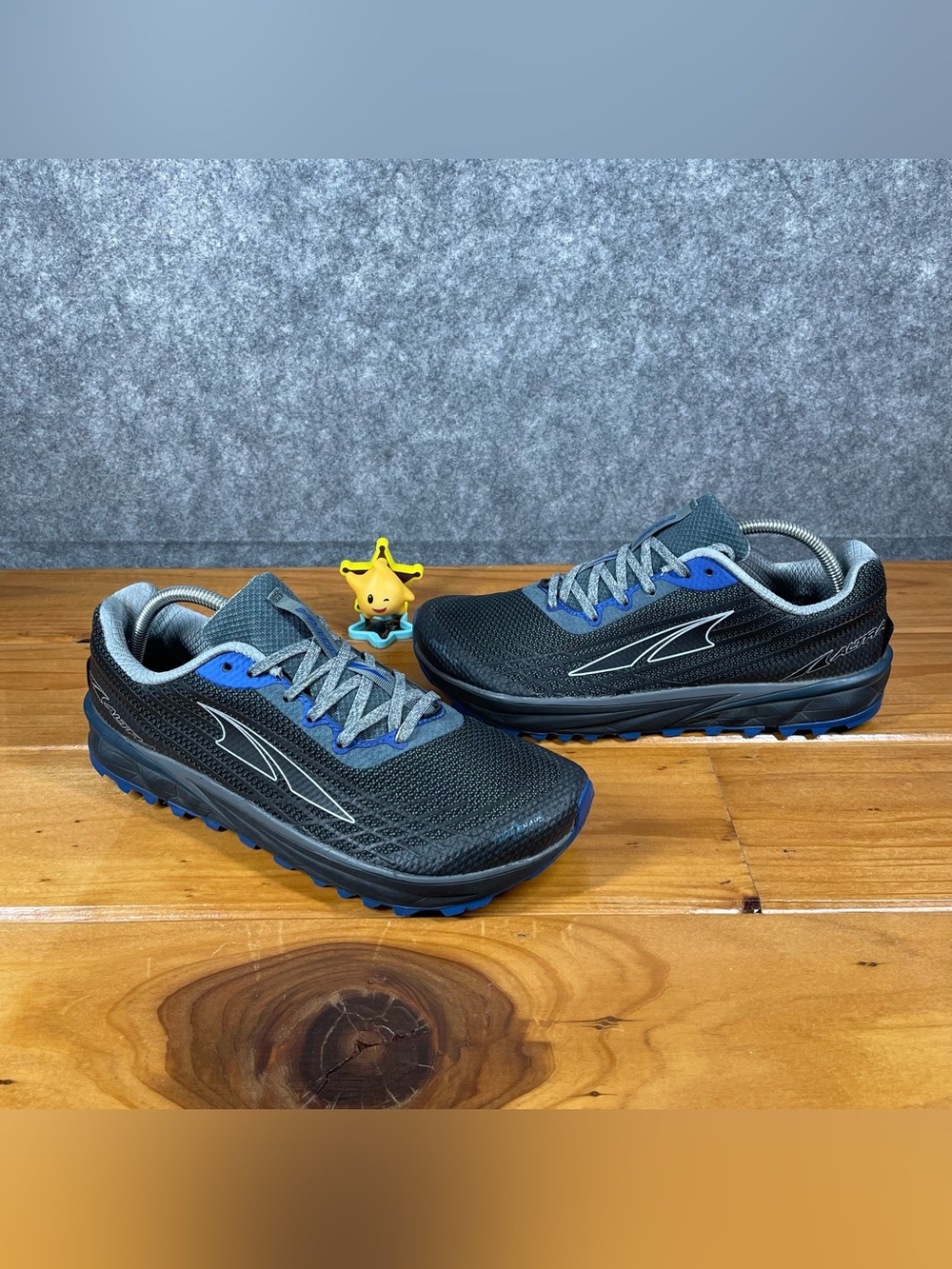 Altra Timp 2 Mens Size 10 Black Blue Trail Running Shoes Hike Grip AL0A4PE9242